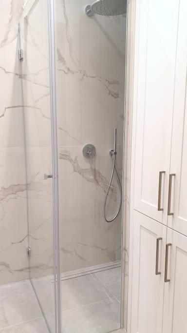 Exclusive, Unique Apartment, 2 Bathrooms, 105sqm *