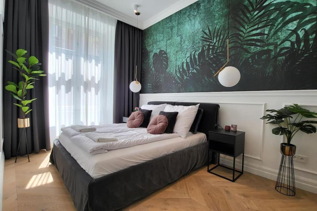 Exclusive, Unique Apartment, 2 Bathrooms, 105sqm *