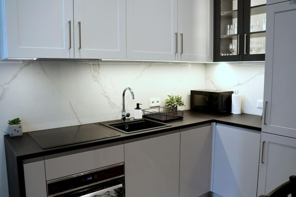 Exclusive, Unique Apartment, 2 Bathrooms, 105sqm Apartament