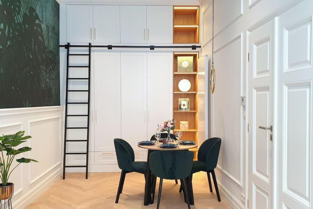 Apartment Exclusive, Unique Apartment, 2 Bathrooms, 105sqm *