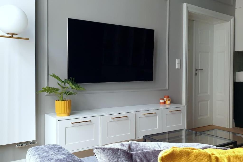Exclusive, Unique Apartment, 2 Bathrooms, 105sqm